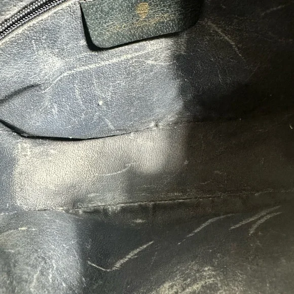 Gucci Shoulder Bag - Picture 8 of 10